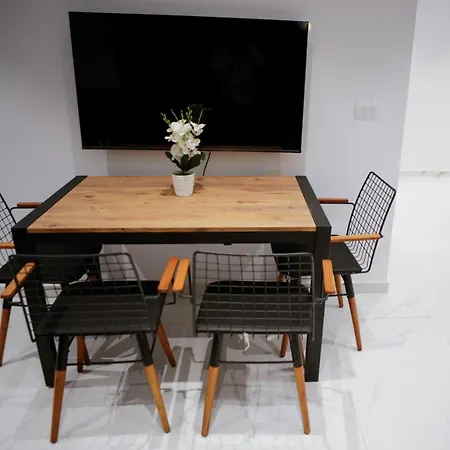 Apartament Matias *