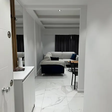 Matias * Sarandë