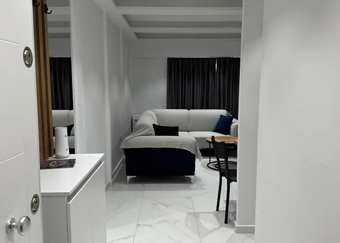 Matias * Sarandë